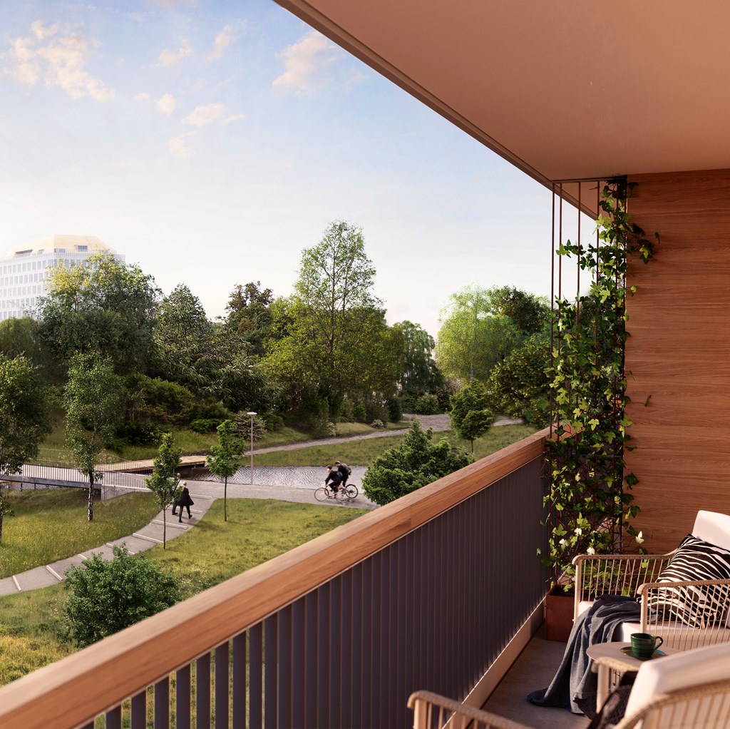 Möblerad balkong med vacker utsikt från en bostadsrätt i Hyllie Malmö